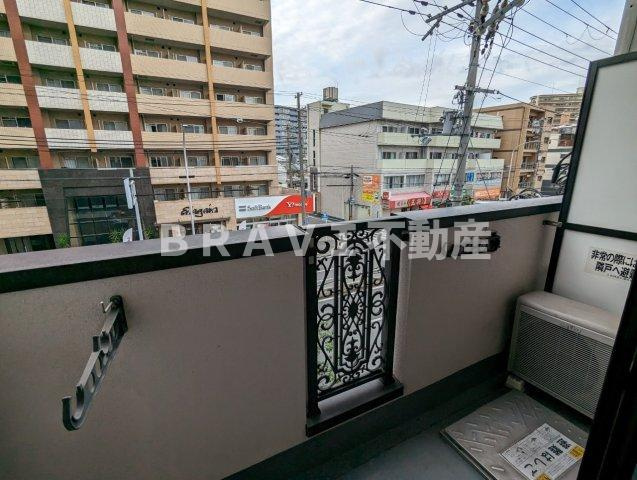 プリヴェ1号館 BRAVI不動産のバルコニー