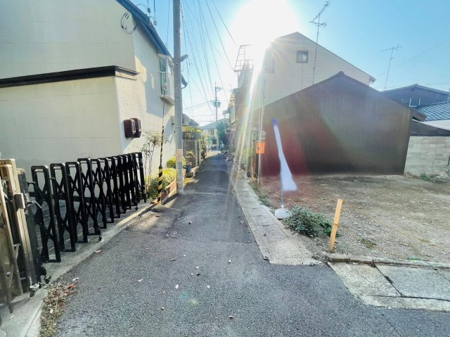太秦朱雀町の前面道路含む現地写真