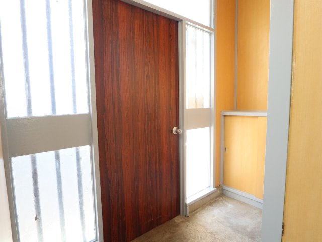 當麻戸建　Ｄ棟の玄関