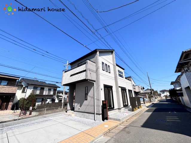 上尾市小泉　新築戸建　ブルーミングガーデン01の外観|小学校まで徒歩10分以内なので、
お子様の通学も安心ですね♪