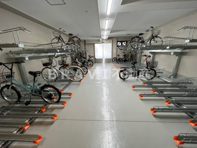 イニシア大手前　BRAVI不動産のその他共用部分|【イニシア大手前】駐輪場