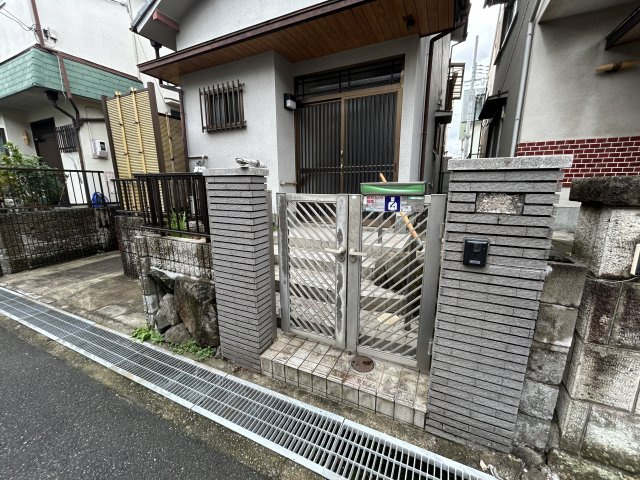 河内長野市木戸町戸建のエントランス