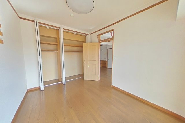 ６４１５２　ナビシティ新岐阜の洋室