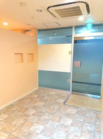 坂井ビルの玄関|ゆったりとした玄関です
