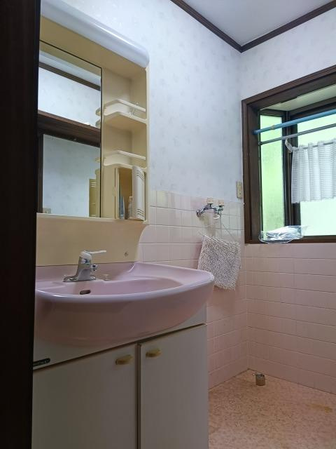 【No.7054】北園2丁目中古住宅/5LDK/バス停徒歩3分の洗面所