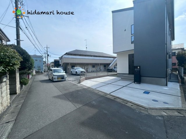 西区内野本郷　新築戸建01の前面道路含む現地写真
