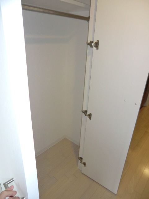 大阪市淀川区十三東１丁目の賃貸マンションの収納