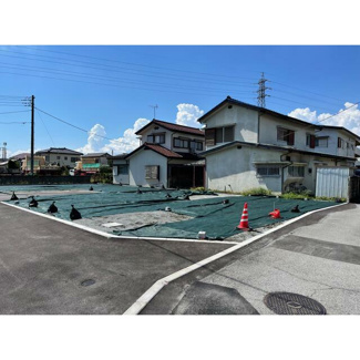 【前面道路含む現地写真】 | 甲府市富士見1丁目 新築 バリアフリーのオール電化住宅 | 現在建設中。2025年2月頃完成予定。