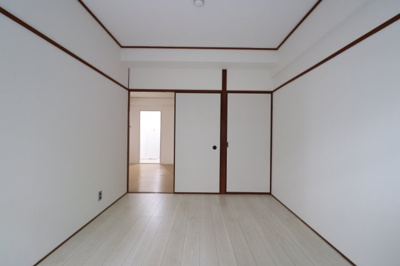 【洋室】 | シャトル岡崎