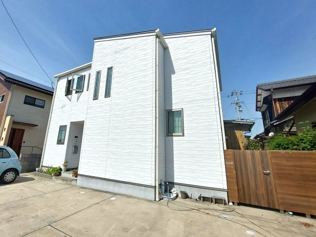 喜多川369-13中古住宅の外観|外観は落ち着いています