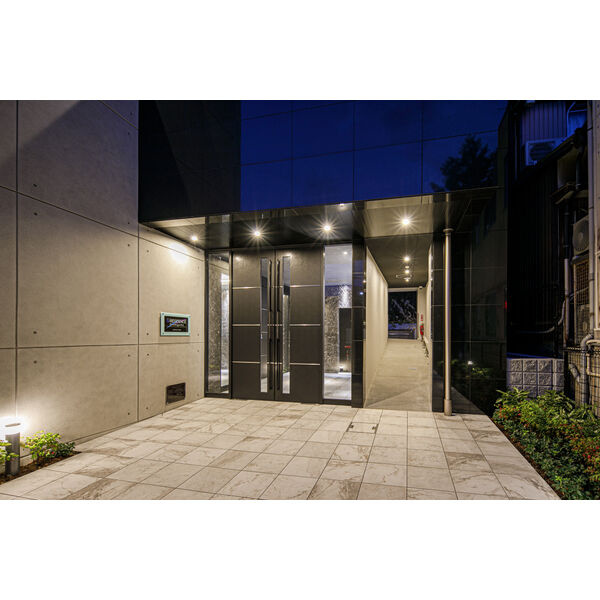 S-RESIDENCE星ヶ丘のエントランス