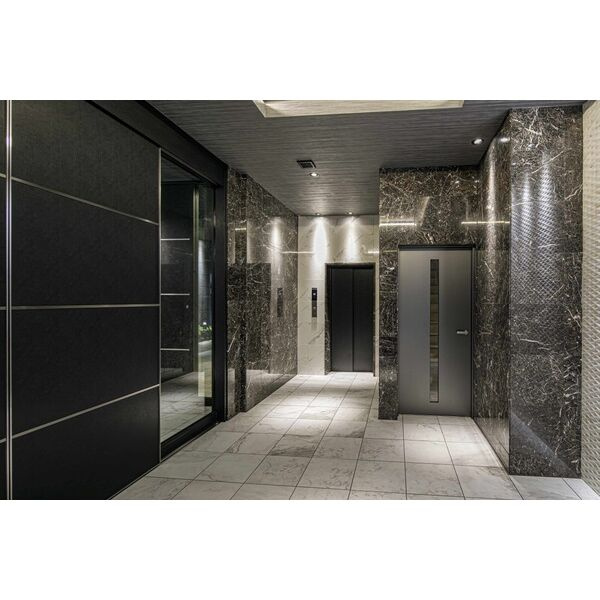 S-RESIDENCE星ヶ丘のロビー