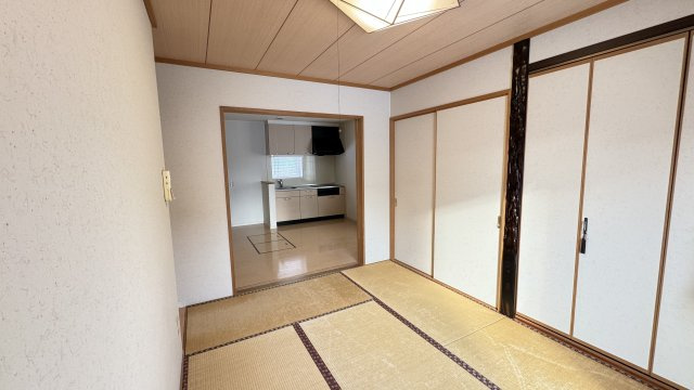 【和室】 | 北見市ひかり野中古住宅 | キッチンまで近い和室がポイント