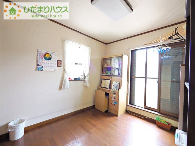 【洋室】 | 龍ケ崎市南が丘4丁目　中古戸建 | 窓が多く、明るい空間を演出してくれます(*^^*)