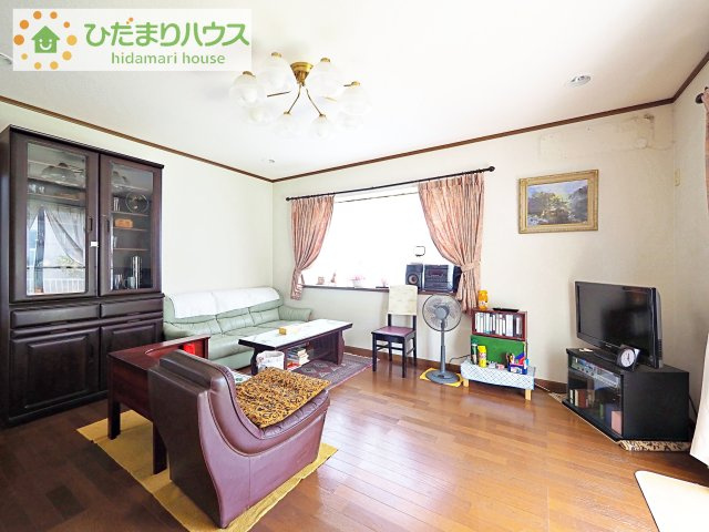 【洋室】 | 龍ケ崎市南が丘4丁目　中古戸建 | お掃除しやすく、清潔感を保てるのでダニも発生しにくいフローリング♪