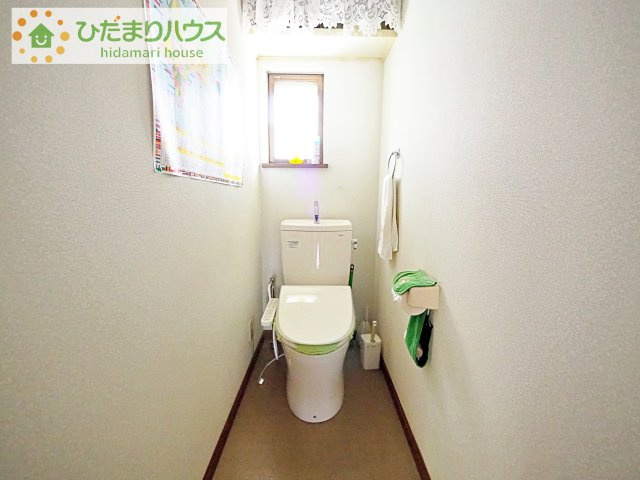 【トイレ】 | 龍ケ崎市南が丘4丁目　中古戸建 | トイレは1F、2F共に完備！取り合いになることがありませんね(^^)/