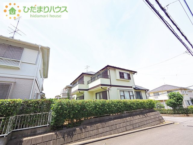 【外観】 | 龍ケ崎市南が丘4丁目　中古戸建 | 白を基調とした明るい印象を受ける外観です！