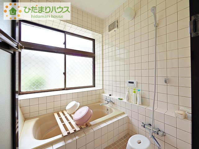 【浴室】 | 龍ケ崎市南が丘4丁目　中古戸建 | 今日も１日お疲れでした。お風呂で疲れを癒してください、、、♡