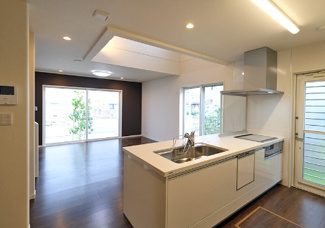 【キッチン】 | 岐阜市鏡島新築分譲全10区画！太陽光発電システム搭載！ZEH住宅！耐震等級3・住宅性能評価書取得！ | 岐阜市鏡島新築分譲全10区画！太陽光発電システム搭載！ZEH住宅！耐震等級3・住宅性能評価書取得！