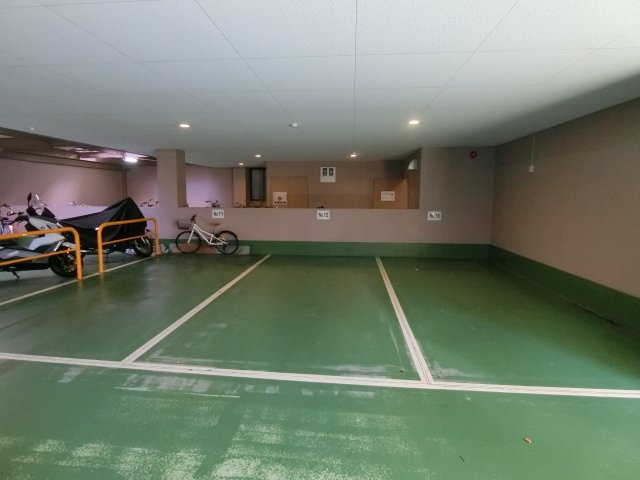 【駐車場】 | アパルト谷町