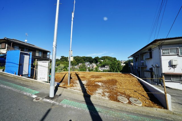 【横浜市保土ケ谷区上菅田町72-5新築戸建て】★仲介手数料無料★（上菅田笹の丘小学校・上菅田中学校）の前面道路含む現地写真