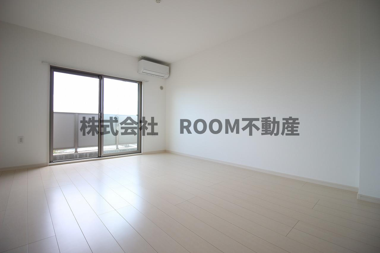 チェリーブロッサム久保原の居間・リビング|こちらの居間で趣味の時間をお楽しみください