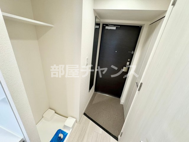 プレサンス鶴舞駅前レジスの玄関