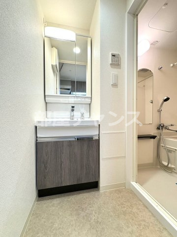 プレサンス鶴舞駅前レジスの独立洗面台