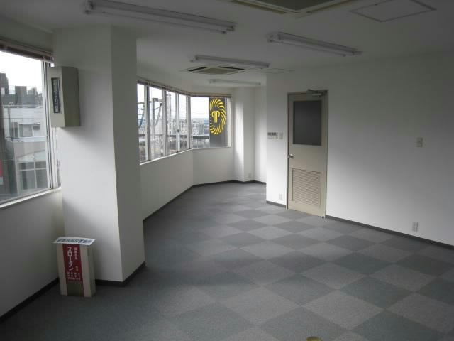 オガタビルのその他