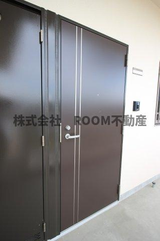 チェリーブロッサム久保原の玄関|収納もある玄関です