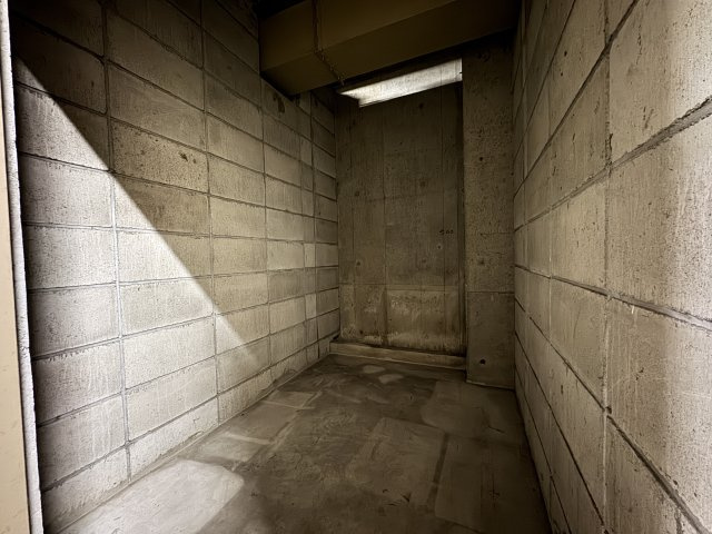 八事サンハイツのその他|タイヤ・アウトドアの荷物など、たっぷり収納できる１階専用トランクルーム！！