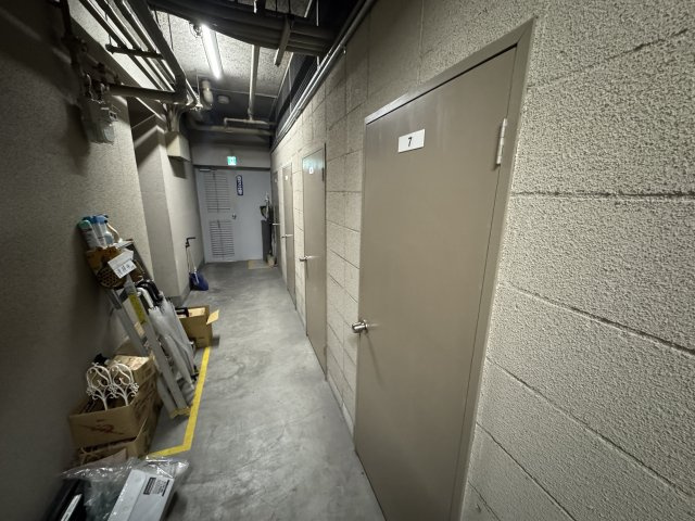 八事サンハイツのその他|専用トランクルーム出入口