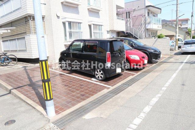 キャラホームの駐車場|別部屋の写真