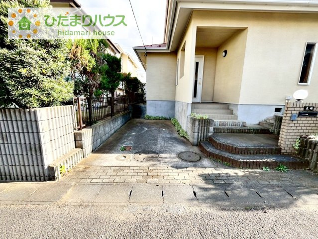 【駐車場】 | 土浦市中村東３丁目　中古戸建 | マイホームなら駐車場代がかかりません。しかも、自宅の駐車場で洗車ができます！今までコイン洗車に行っていた手間も省けて、節約にもつながります(^^♪