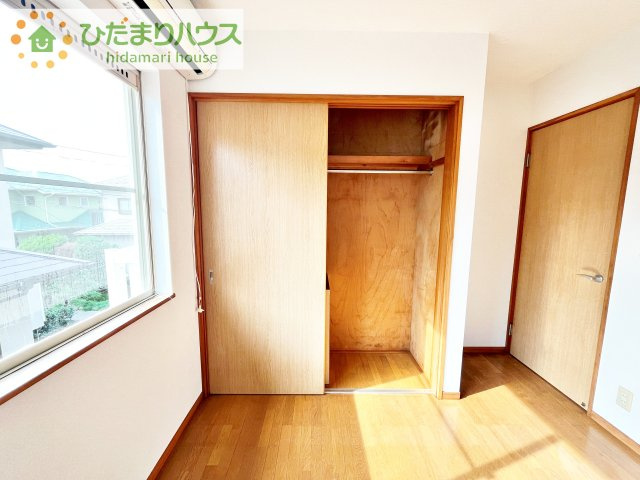 【収納】 | 土浦市中村東３丁目　中古戸建 | ハンガーパイプ付でお洋服の出し入れもラクラクです！