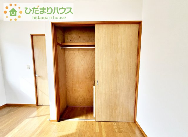 【収納】 | 土浦市中村東３丁目　中古戸建 | ハンガーパイプ付でお洋服の出し入れもラクラクです！