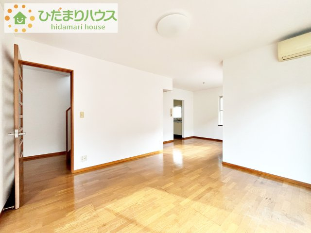 【居間・リビング】 | 土浦市中村東３丁目　中古戸建 | 早くお仕事終わらせて、家に帰りたくなるようなリビングです(^^♪