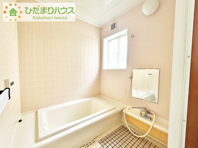 【浴室】 | 土浦市中村東３丁目　中古戸建 | いつまでも入っていられるような広々とした浴室が魅力的です(^^)/