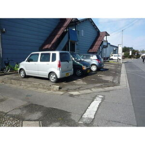 本熊荘の駐車場