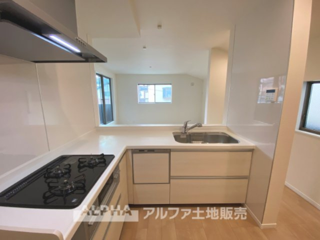 八王子市本町新築戸建のキッチン|【Recipe】
◆レシピ◆を見ながら作るお料理は、健康・栄養面と喜んでくれる顔を期待しながら作っている自分。また鼻歌交じりで頑張っている自分自身も褒めたくなる喜びの時。