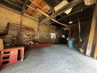 【設備】 | 滋賀県蒲生郡日野町安部居678,679　中古戸建 | 倉庫内