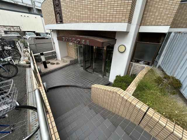 ロマネスク姫島のエントランス