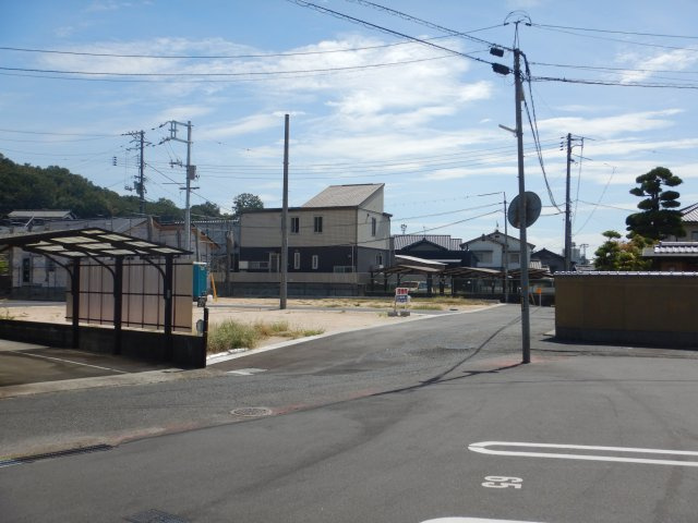 児島小川3丁目分譲地の前面道路含む現地写真
