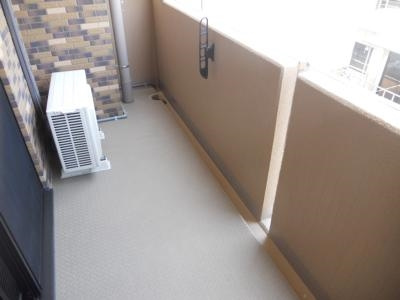 アスヴェル京都四条烏丸のバルコニー