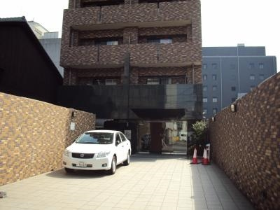アスヴェル京都四条烏丸のエントランス
