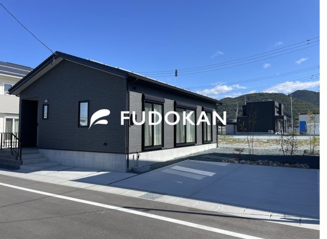 山形市浜崎建売住宅3号棟【Z空調】の駐車場|現地外観写真。内覧予約受付中！