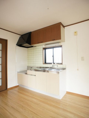 【キッチン】 | ビュースズキB | 便利な吊戸棚が付いています♪