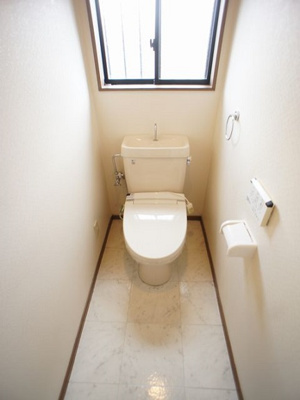 【トイレ】 | ビュースズキB | 温水洗浄暖房便座機能付きです♪