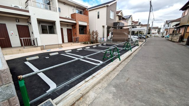 【駐車場】