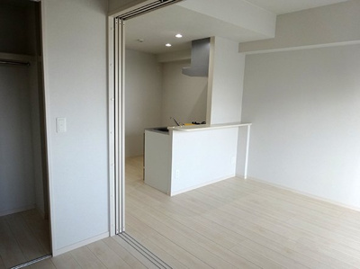 【居間・リビング】 | 春日コンドミニアム　★プライスホームなら仲介手数料が割引価格です★